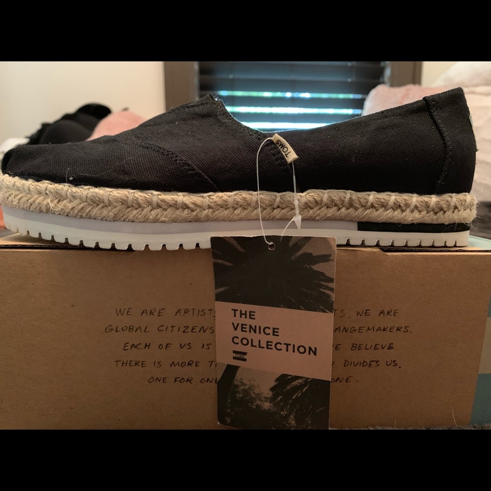 Platform toms